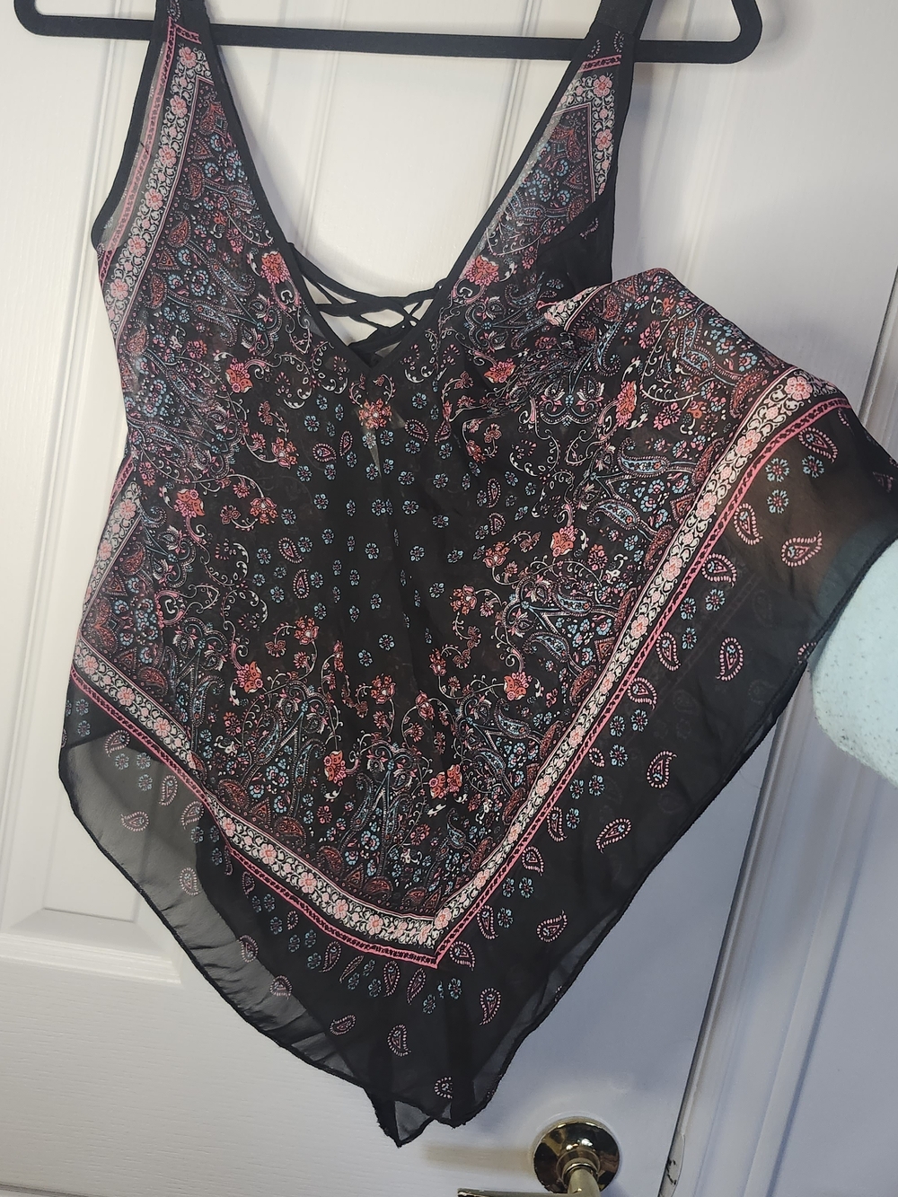 Women's Black Paisley Handkerchief Hem Tank Top Size Small - Picture 2 of 6